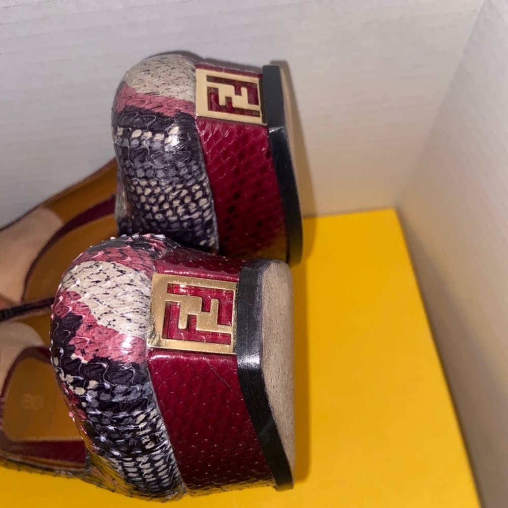 Fendi - Picture 4 of 6